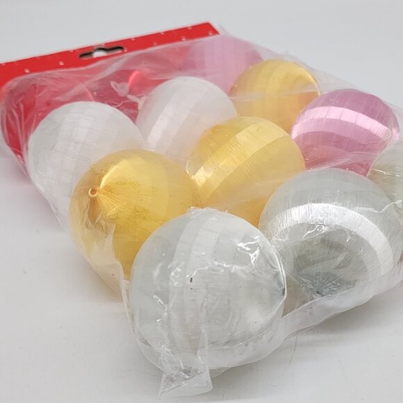 12 Christmas Tree Ornament Pink Red Yellow White Balls Plastic Silk Wrapped - Picture 5 of 5